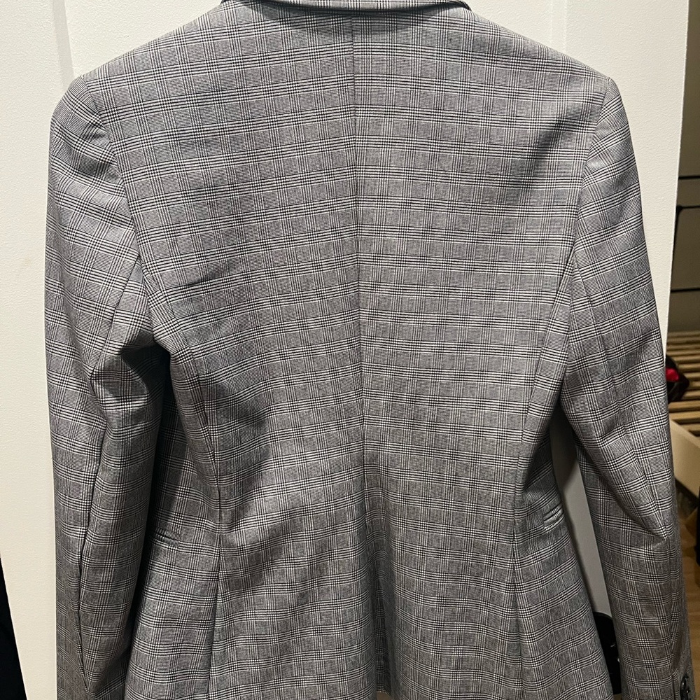 Express Gray Plaid Women's Blazer with Maroon Hints Size 0 Great Condition - Picture 5 of 10
